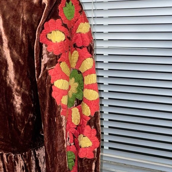 NWT Brown Velvet / Velour Boho Embroidered Top IVY JANE S 6 8 - Picture 5 of 5